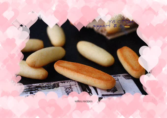 Savory cheese finger cakes