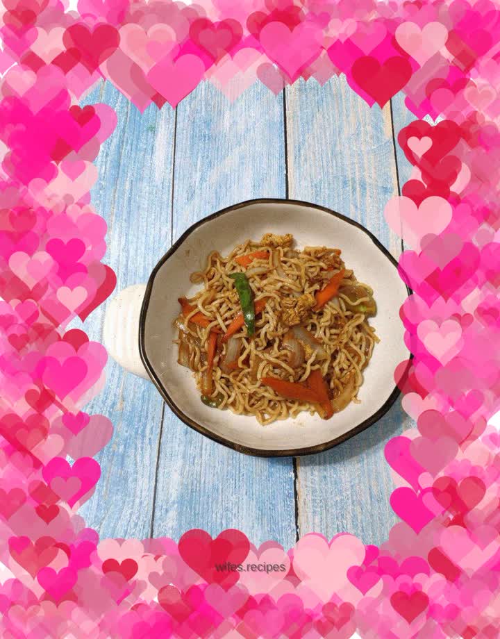 Fried noodles with eggs