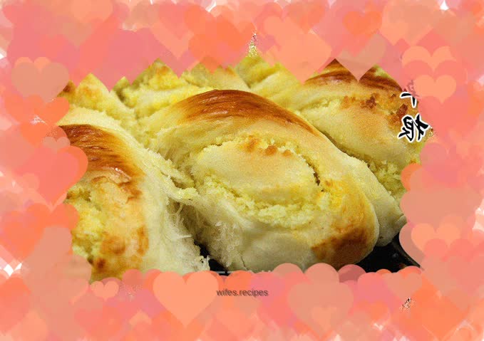 Creamy coconut bread rolls