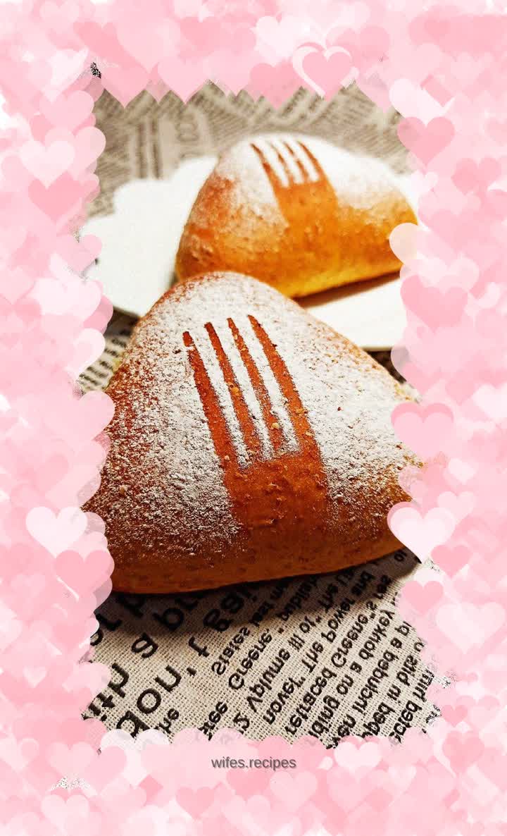 Whole wheat pumpkin walnut buns