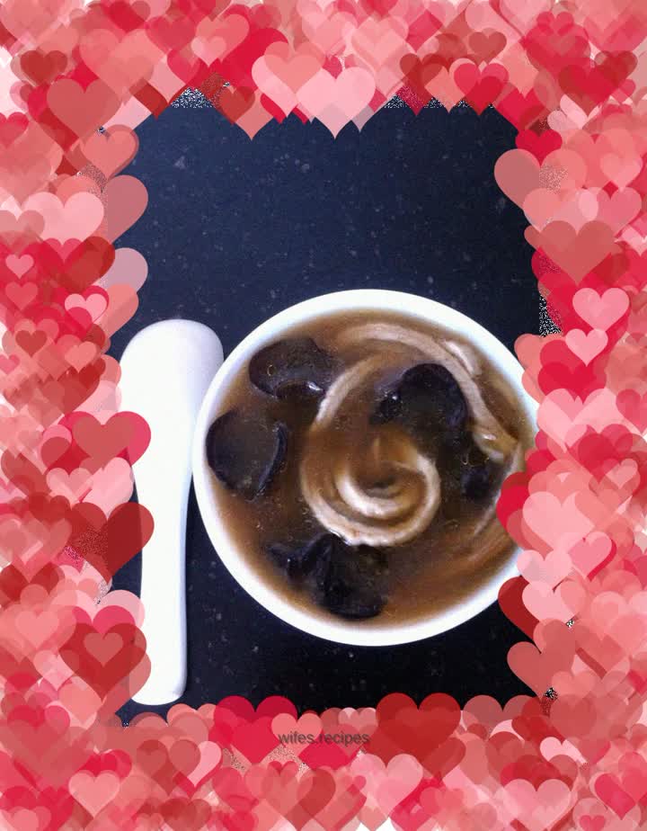 Hot and sour belly soup