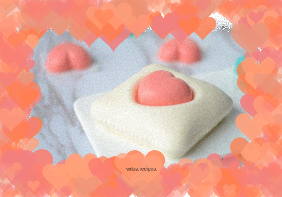 Love pillow mousse cake