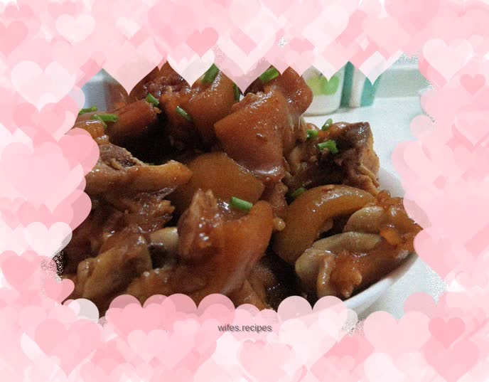 Braised pork trotters