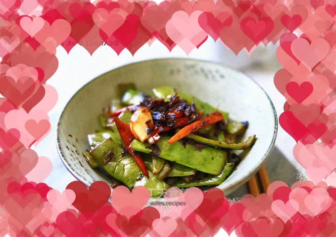 Stir-fried green beans with pickled vegetables and peppercorns