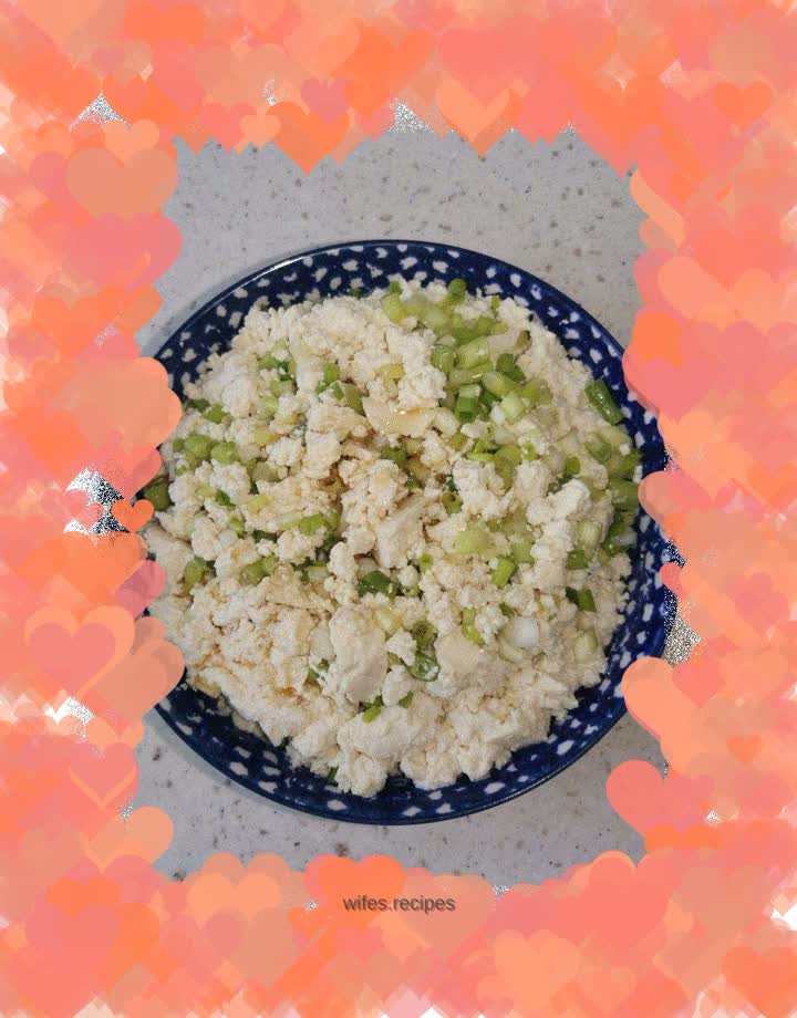 Tofu mixed with green onions
