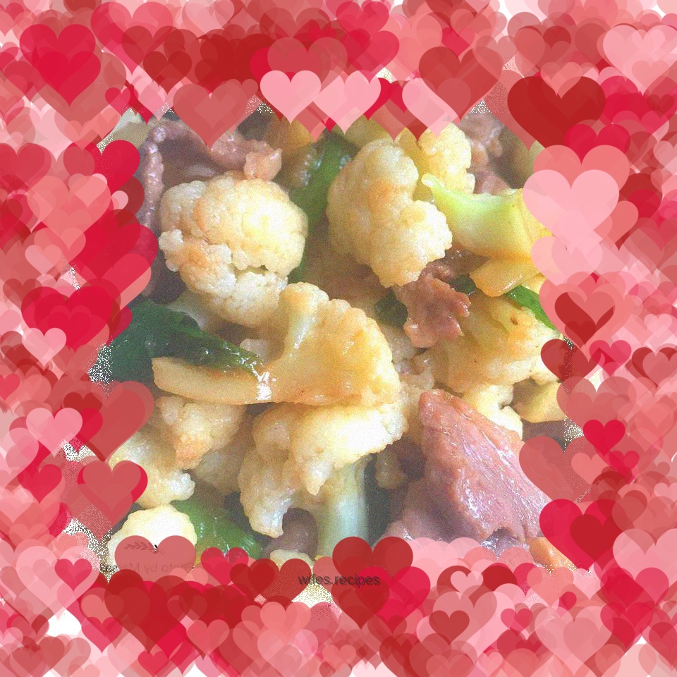 Stir-fried lean pork with cauliflower