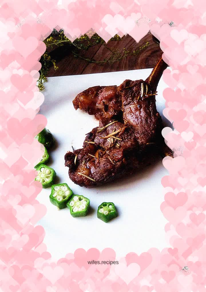 Pan-fried lamb rack with herbs