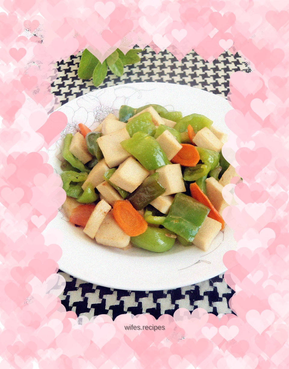 Stir-fried green pepper with thousand-page tofu