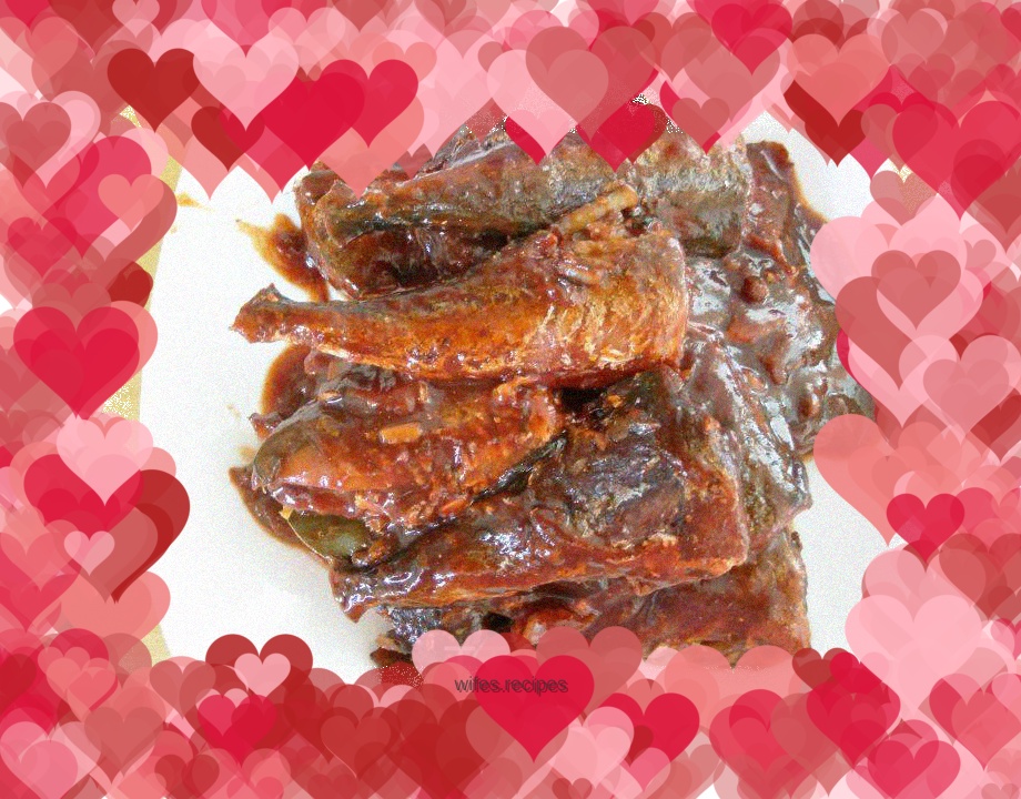 Canned mackerel with tomato sauce