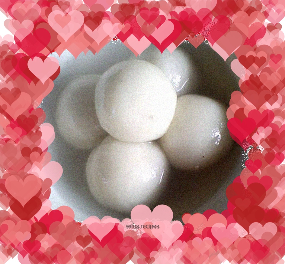 Tangyuan with sesame filling