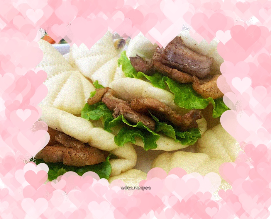 Lotus leaf cake with homemade roasted pork belly