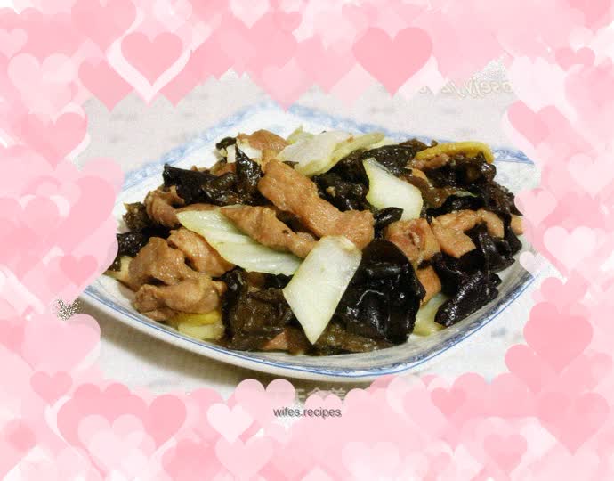 Black and white stir-fried pork