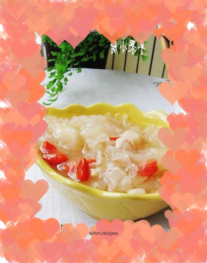 Lily, Wolfberry and Tremella Soup