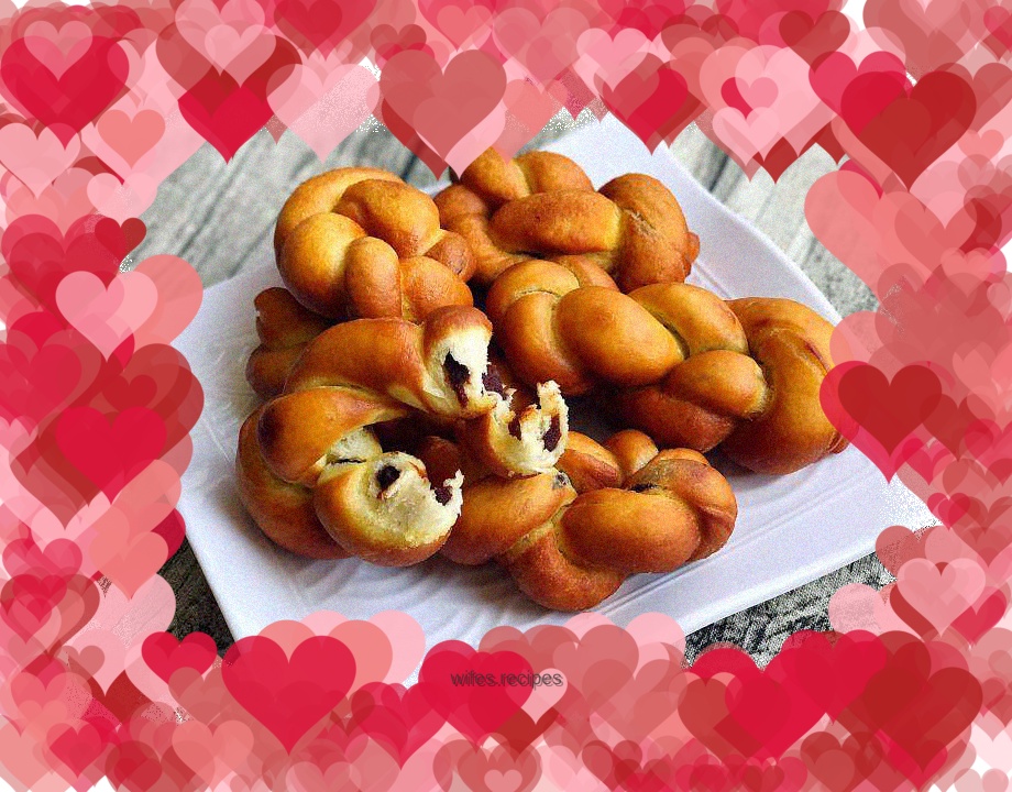 Twisted bean paste stuffed