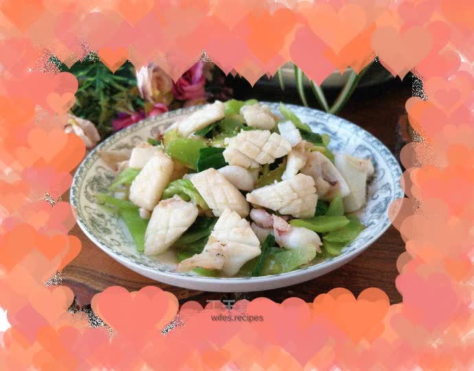 Fried cuttlefish with lettuce