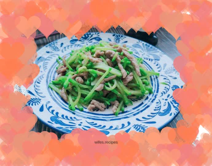Stir-fried shredded pork with radish
