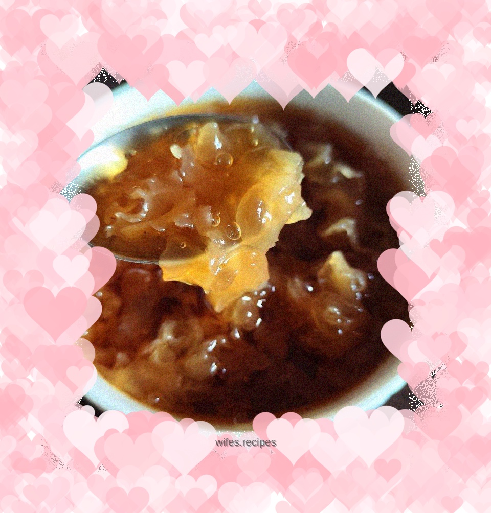 Tremella, Snow Pear, Red Dates and Wolfberry Syrup