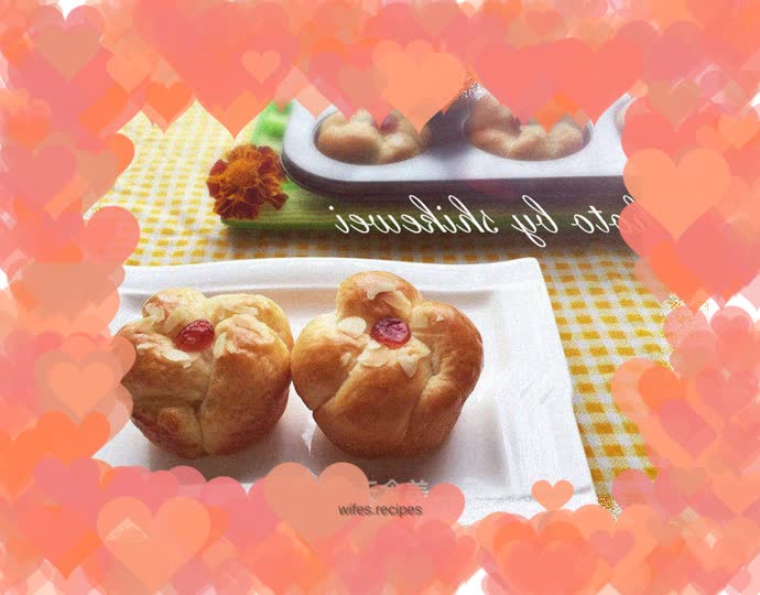 Small flower bean paste bread