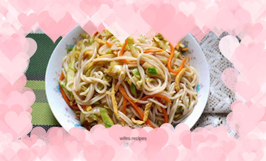Vegetarian fried rice noodles