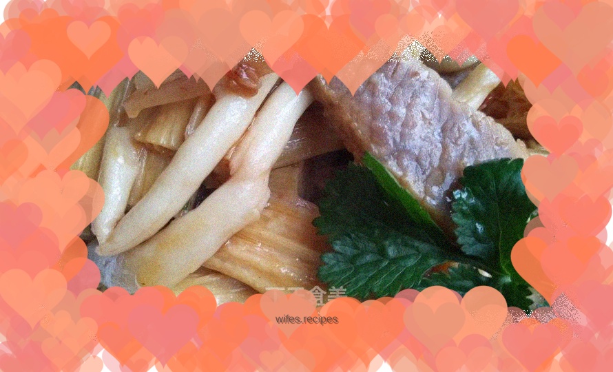 Stir-fried Bean Curd and Mushrooms with Bacon