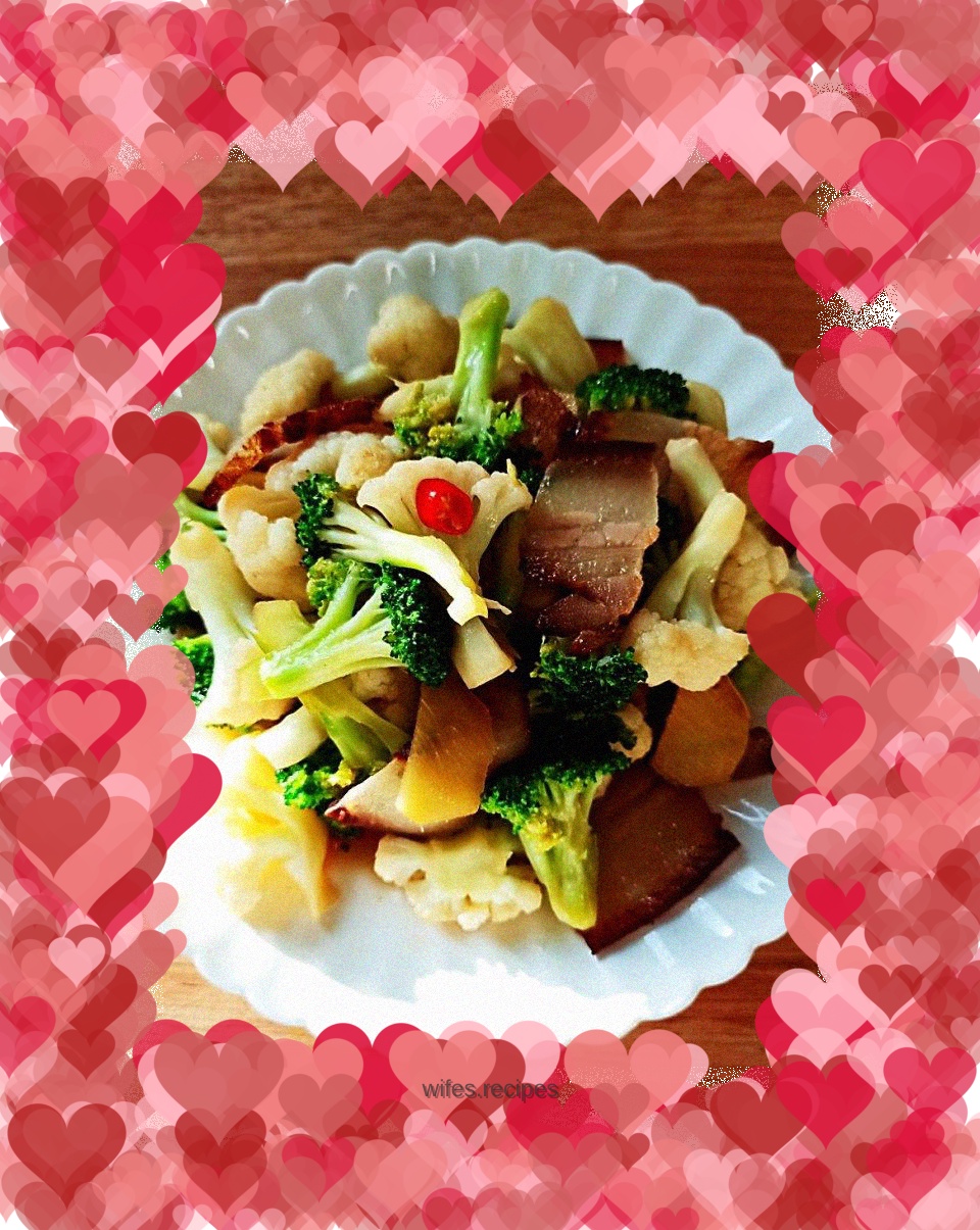 Stir-fried bicolor cauliflower with bacon