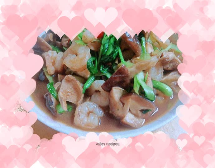 Stir-fried shrimps with mushrooms