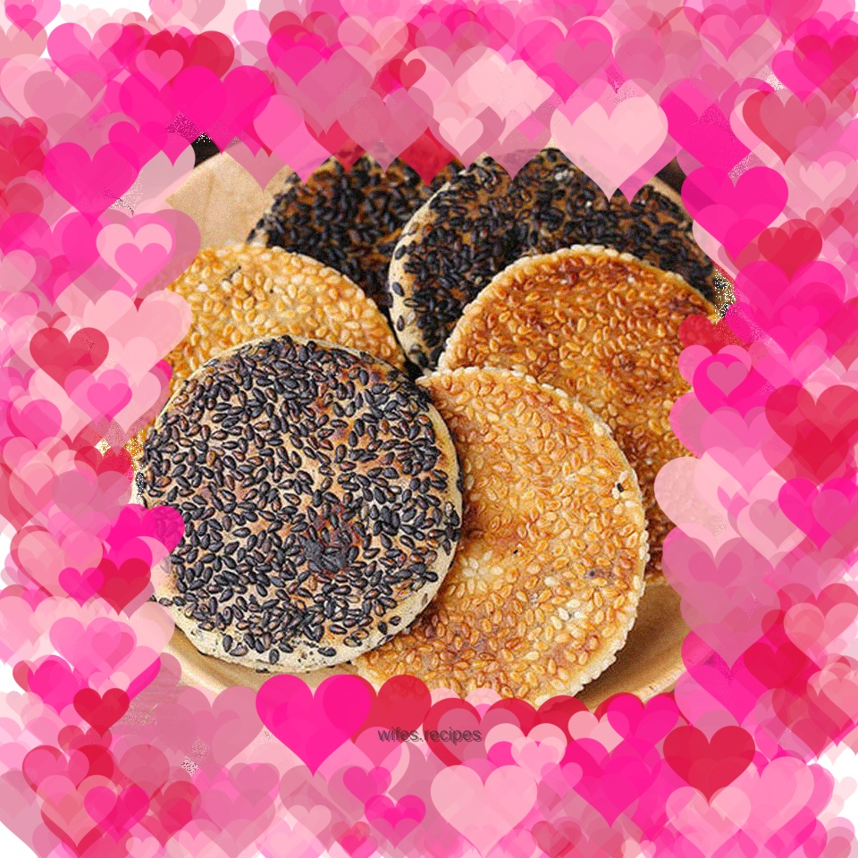 There is no autumn worry that a piece of buckwheat and sesame cake cannot cure!