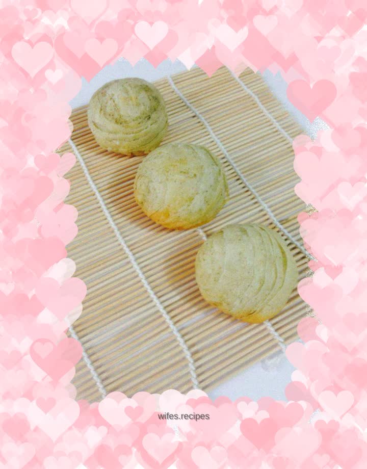 Green tea egg yolk cake