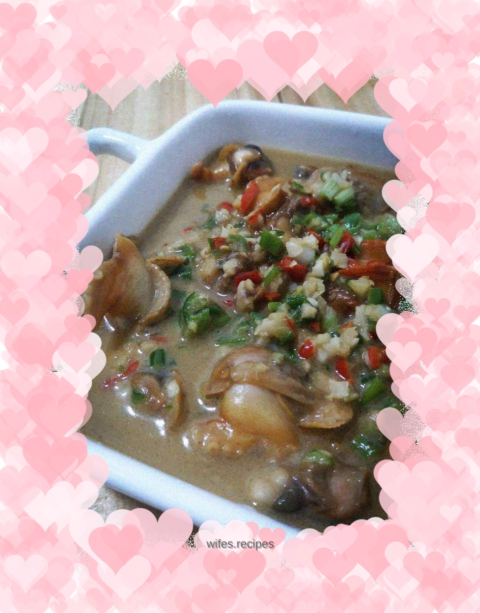 Garlic clam meat