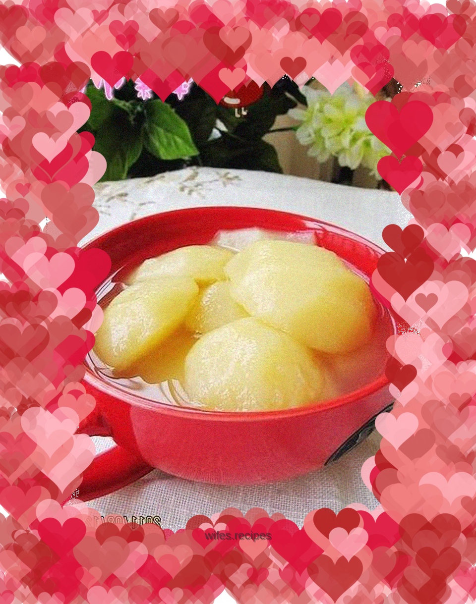 Stewed peaches in honey sauce