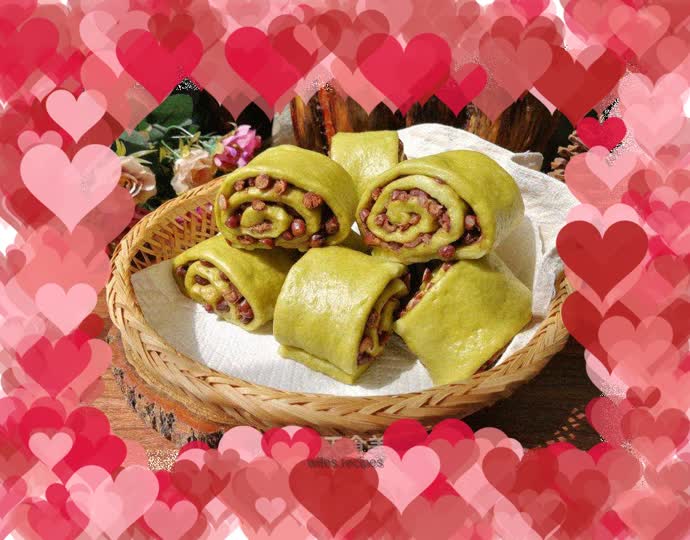 Spinach and Honey Bean Rolls