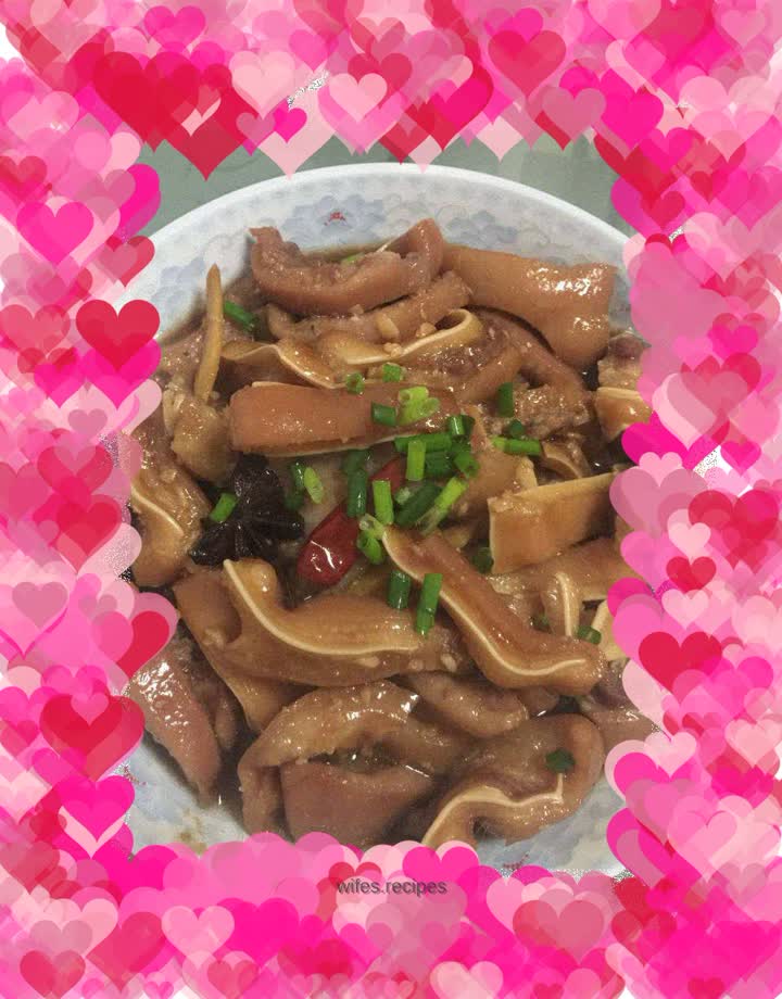 Braised pig ears