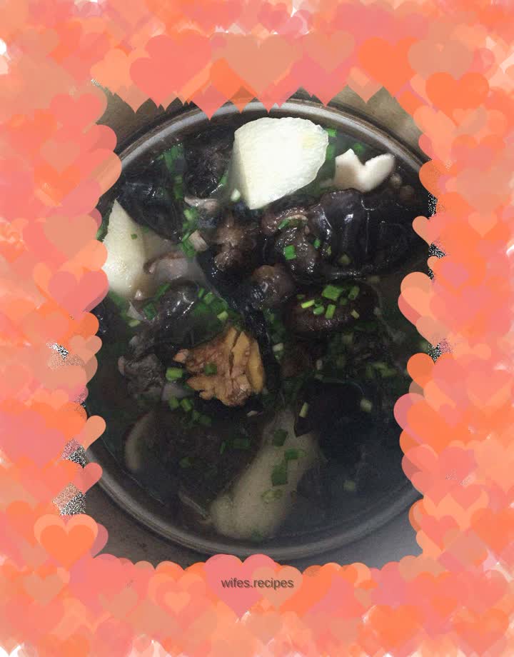 "Farewell My Concubine" Black-bone Chicken and Stewed Turtle