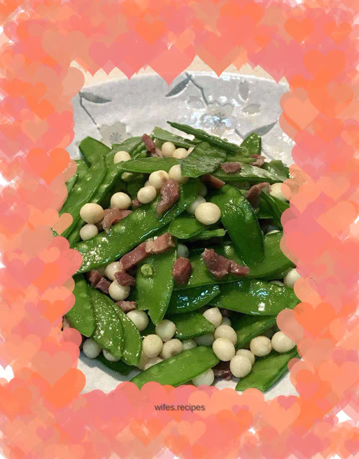 Fried snow peas with chicken head and rice