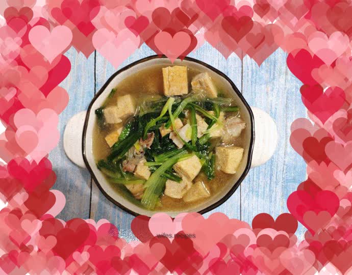 Chinese cabbage stewed with frozen tofu