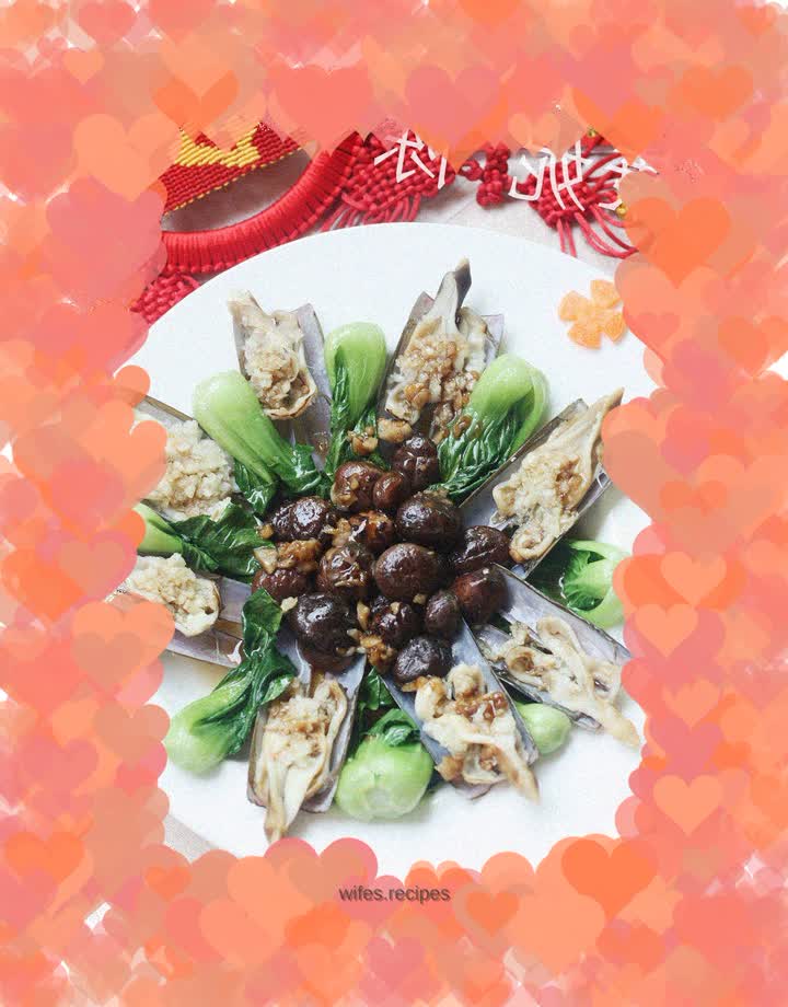 Grilled razor clams with mushrooms and oyster sauce