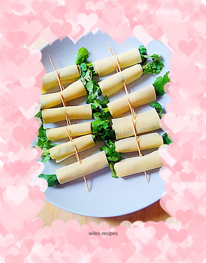 Centifolia Coriander Rolls