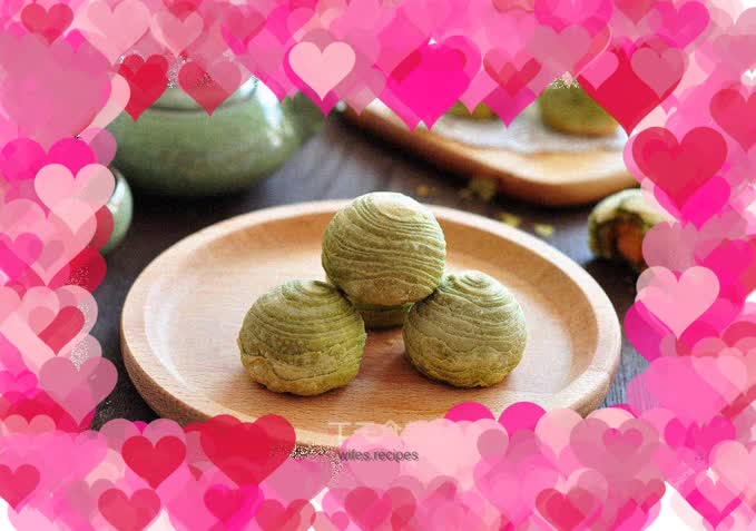 Matcha egg yolk cake