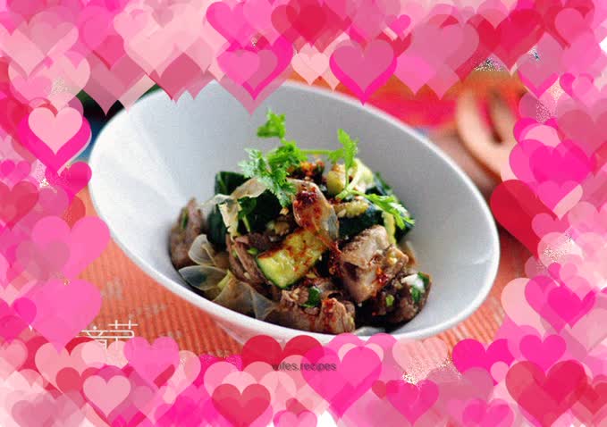 Boneless meat mixed with cucumber