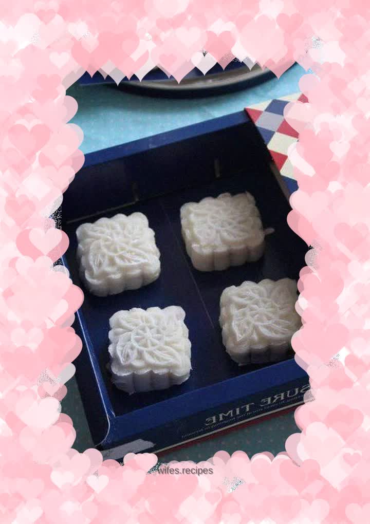 Snowskin mooncake