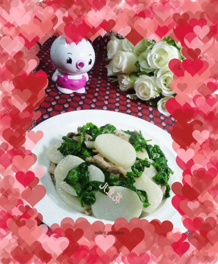 Stir-fried rice cake with lean pork, shredded celery and leaves