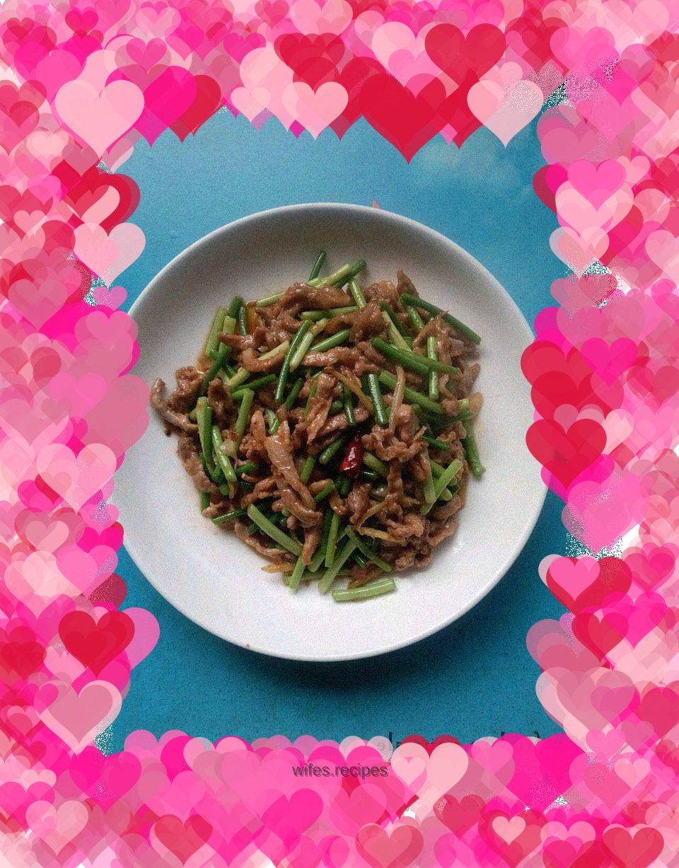 Stir-fried shredded pork with garlic