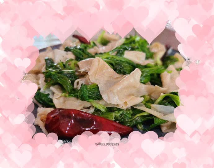 Stir-fried dried tofu skin with celery leaves