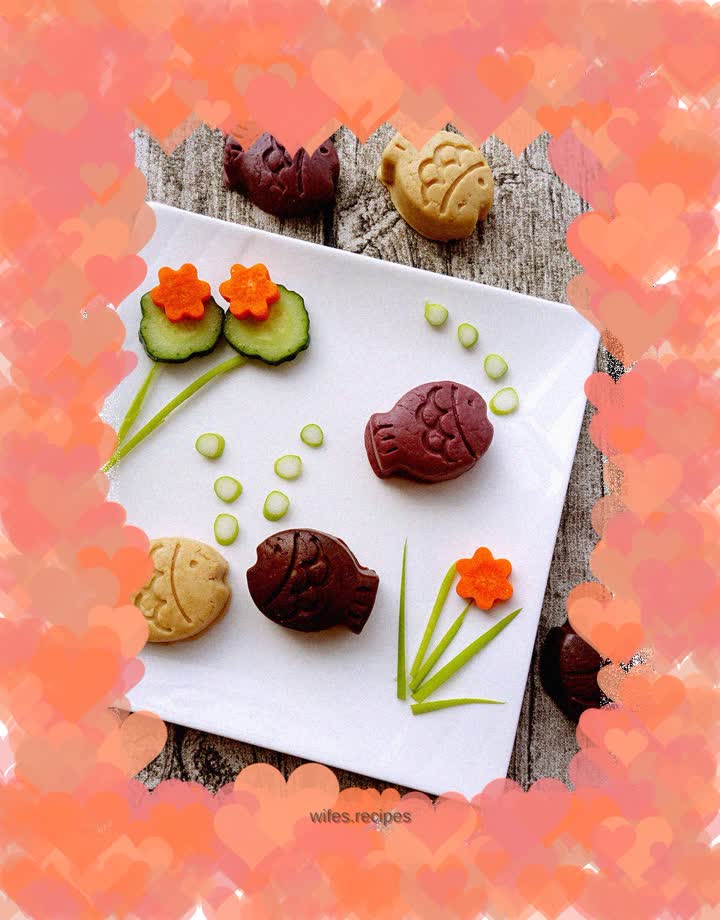 Small fish mooncakes