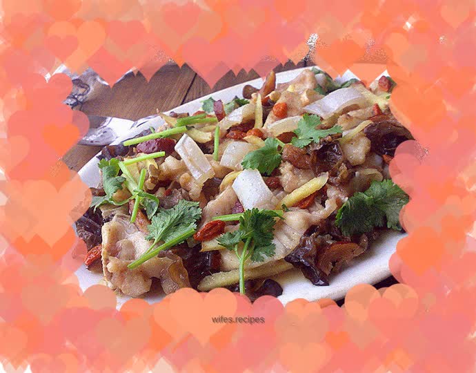 Steamed crocodile meat with wolfberries