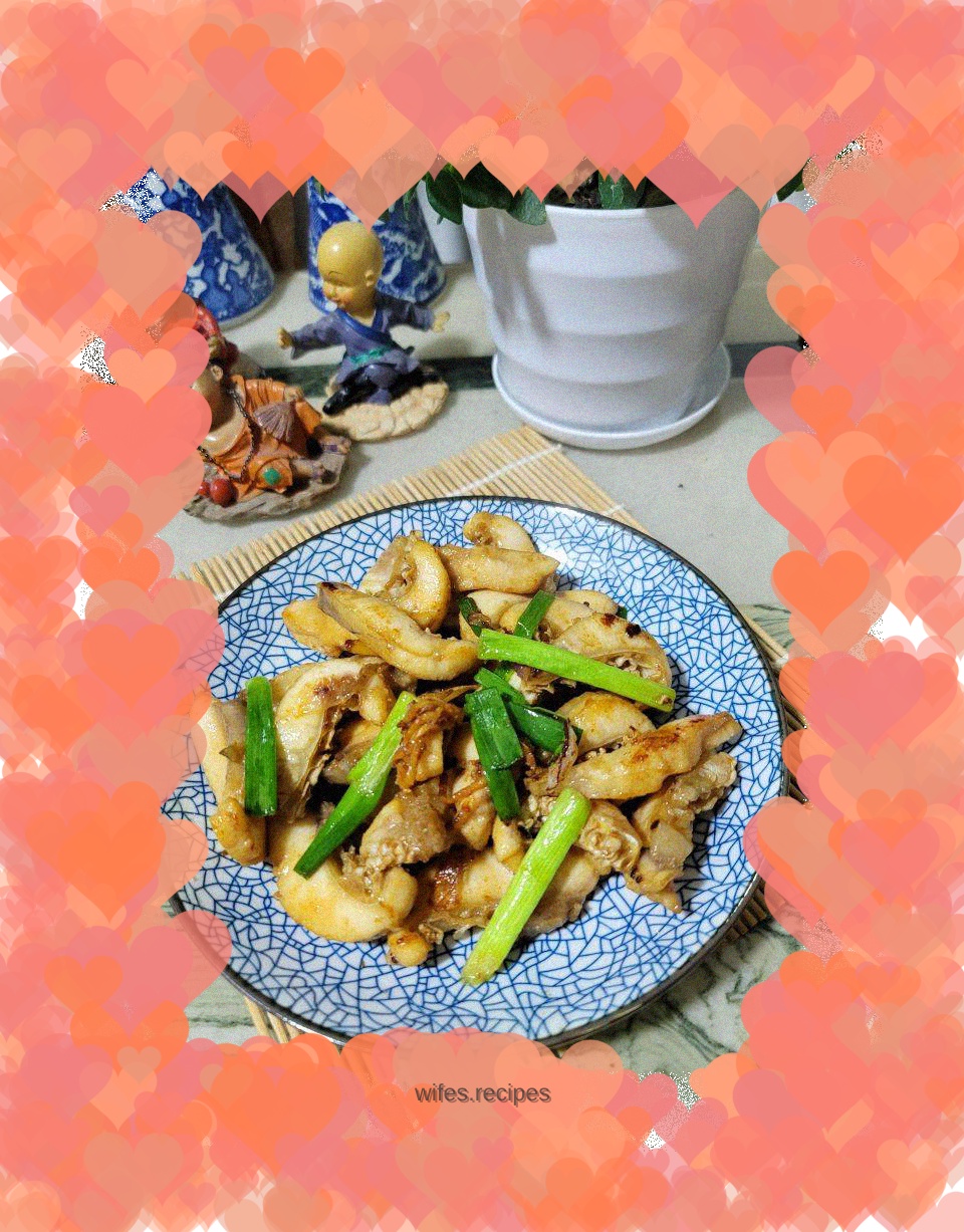 Stir-fried crispy catfish with ginger and scallion