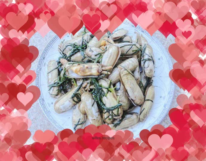 Fried razor clams with leeks