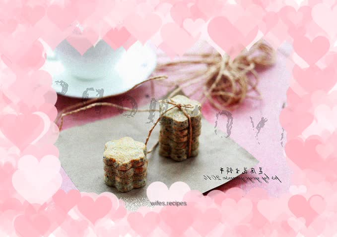 A small change brings surprising deliciousness - peanut and sesame shortbread