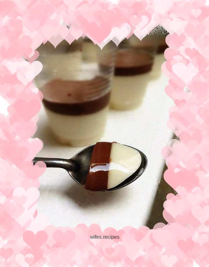 Two-color panna cotta