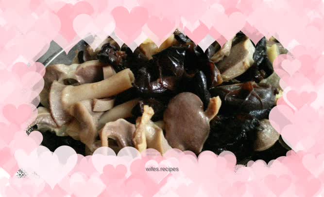 Stir-fried duck with fungus